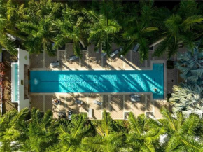 Center Stage- Downtown Parking Pool Hot Tub